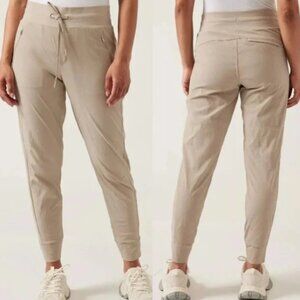 Athleta Trekkie North Jogger in Ecru